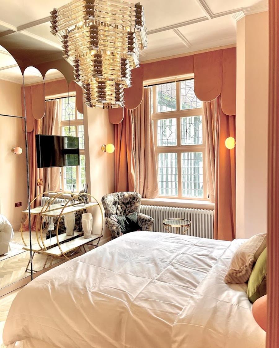 Accommodation Main Picture